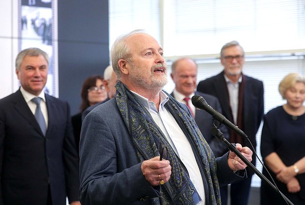Режиссер Владимир Хотиненко