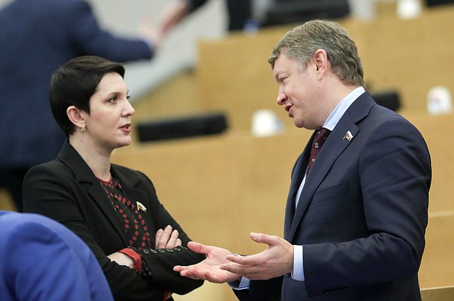 Заместители Председателя Комитета по экологии, природным ресурсам и охране окружающей среды Жанна Рябцева и Евгений Марков