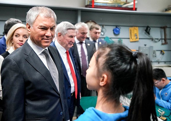 Chairman of the State Duma Vyacheslav Volodin and members of the State Duma delegation visited the Shijia School in Beijing