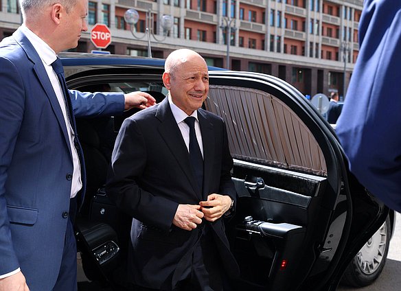 Председатель Руководящего Президентского Совета Йеменской Республики Рашад Мохаммед Аль-Алими