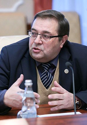  Председатель Государственной Думы  С.Е.Нарышкин провёл
 заседание Президиума Совета Российского исторического общества.

