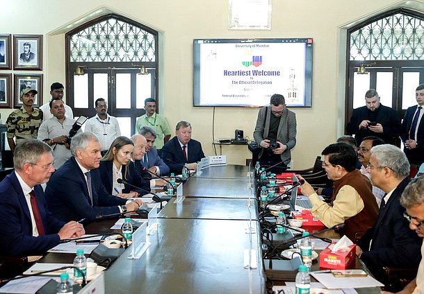 Chairman of the State Duma Vyacheslav Volodin visited the University of Mumbai