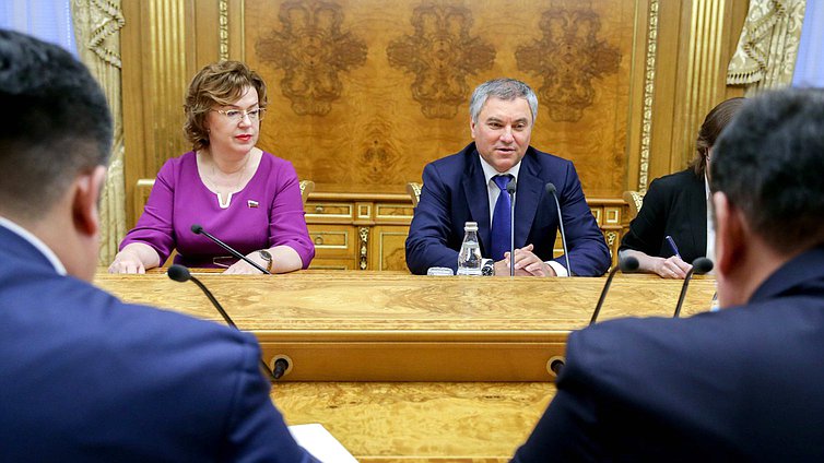 Председатель Государственной Думы Вячеслав Володин и заместитель Председателя Государственной Думы Ольга Епифанова
