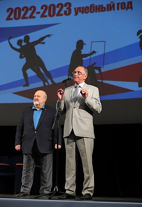 Первый заместитель Председателя Комитета по развитию гражданского общества, вопросам общественных и религиозных объединений Николай Бурляев и ректор ВГИК им. С.А. Герасимова Владимир Малышев