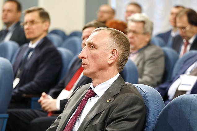 Первый заместитель Председателя Комитета по промышленности и торговле Александр Козловский. Сессия "Производство и инвестиции"