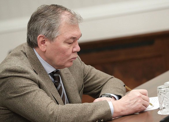 Председатель Комитета по делам СНГ, евразийской интеграции и связям с соотечественниками Леонид Калашников