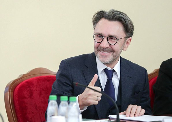 Член «Партии Роста», музыкант Сергей Шнуров