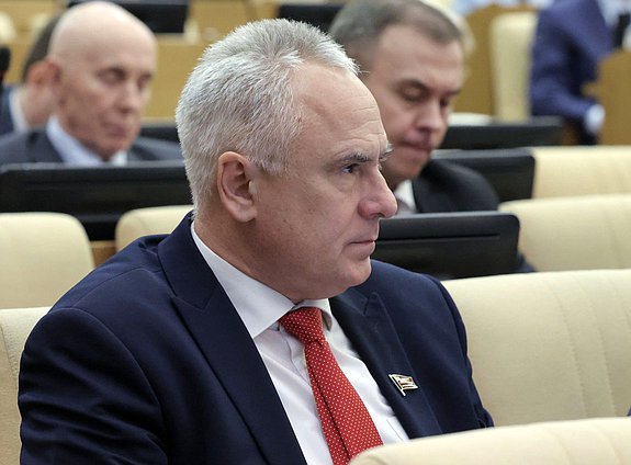 Член Комитета по бюджету и налогам Евгений Бессонов