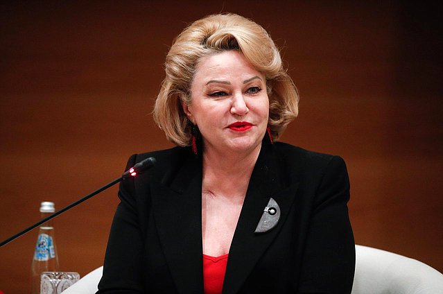 Председатель Комитета по вопросам семьи, женщин и детей Нина Останина