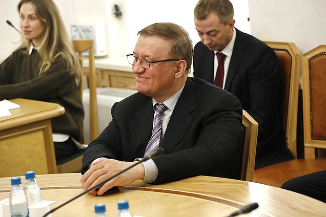 Расширенное заседание Экспертного совета при Комитете по международным делам на тему "Россия — ЕС: вероятность изменения политической ситуации"