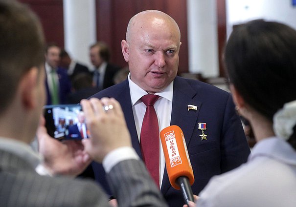 Первый заместитель Председателя Комитета по обороне Андрей Красов