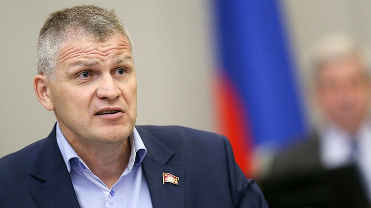 Член Комитета по охране здоровья Алексей Куринный