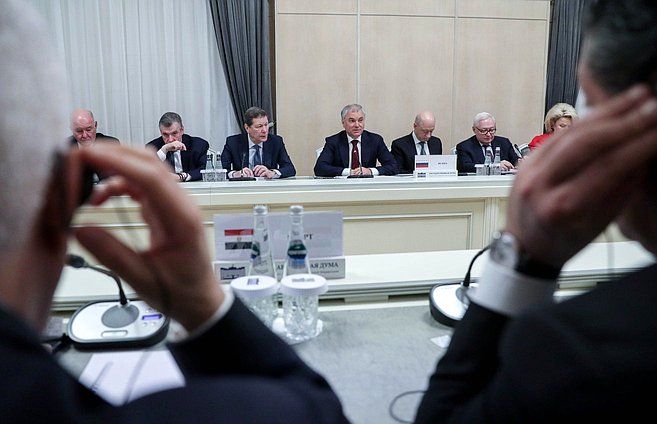 Reunión del Jefe de la Duma estatal, Vyacheslav Volodin, con los presidentes de las comisiones de asuntos internacionales de los parlamentos de los países BRICS