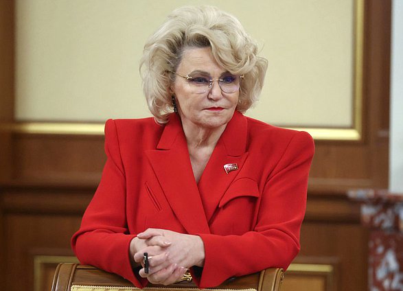 Председатель Комитета по защите семьи, вопросам отцовства, материнства и детства Нина Останина