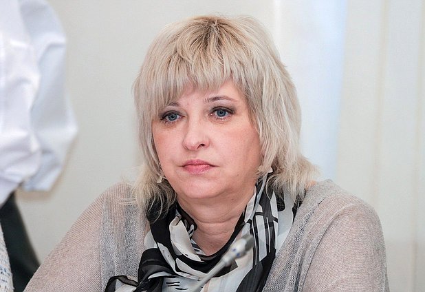 Первый заместитель Председателя Комитета по труду, социальной политике и делам ветеранов Елена Цунаева