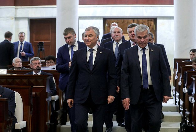 Председатель Палаты представителей Национального собрания Республики Беларусь Владимир Андрейченко и Председатель Государственной Думы Вячеслав Володин