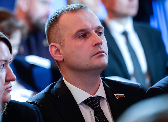 Председатель Комитета по охране здоровья Сергей Леонов