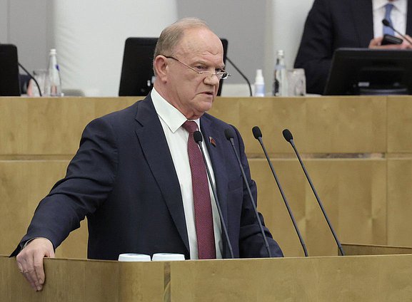 Руководитель фракции КПРФ Геннадий Зюганов