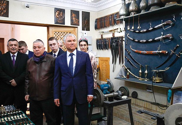 Председатель Государственной Думы Вячеслав Володин и члены российской делегации осмотрели международный туристический центр «Великий шелковый путь» в Самарканде