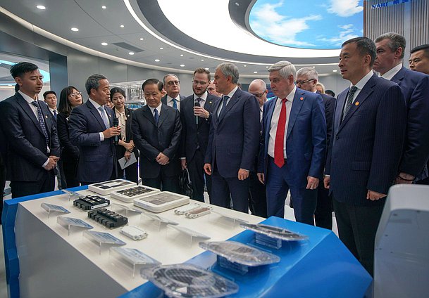 Chairman of the State Duma Vyacheslav Volodin visited the Nanrui Corporation (NARI Group Corporation)