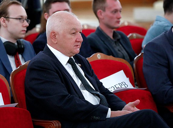 Первый заместитель Председателя Комитета по делам национальностей Ильдар Гильмутдинов