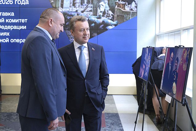 Заместитель Председателя Комитета по безопасности и противодействию коррупции Анатолий Выборный и член Комитета по безопасности и противодействию коррупции Роберт Кочиев
