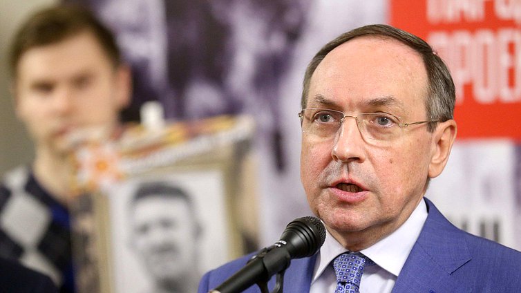 Председатель Комитета по образованию и науке Вячеслав Никонов