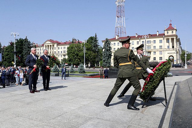 Председатель Палаты представителей Национального собрания Республики Беларусь Владимир Андрейченко и Председатель Государственной Думы Вячеслав Володин
