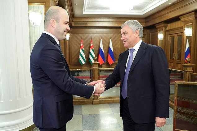 Председатель Государственной Думы Вячеслав Володин и Спикер Народного Собрания – Парламента Республики Абхазия Лаша Ашуба