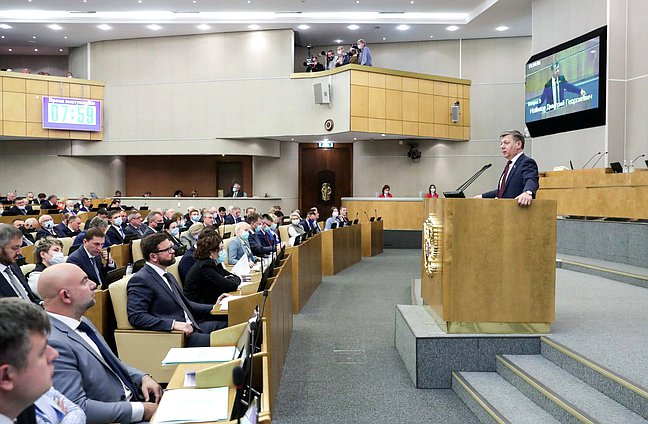 Депутат от фракции КПРФ Дмитрий Новиков