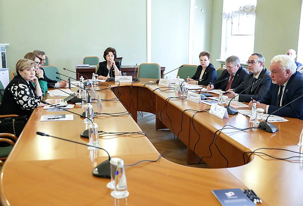 Заседание комиссии по вопросам социальной политики
