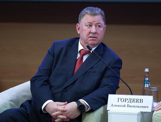 Председатель Комитета по аграрным вопросам Владимир Кашин