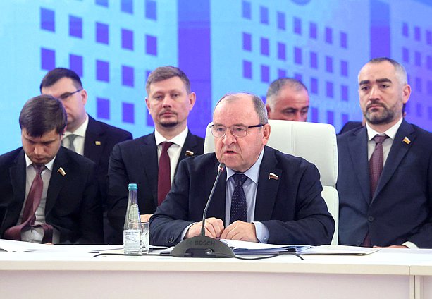 Член Комитета по бюджету и налогам Виктор Селиверстов