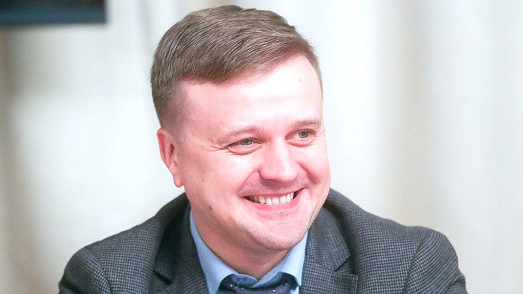 Председатель Комитета по федеративному устройству и вопросам местного самоуправления Алексей Диденко