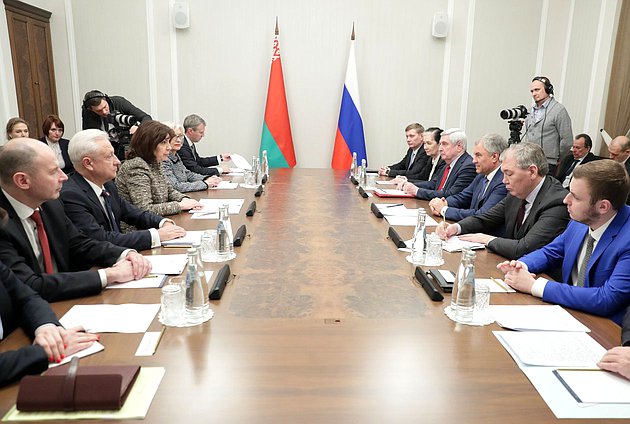 Встреча Председателя Государственной Думы Вячеслава Володина с Председателем Совета Республики Национального собрания Республики Беларусь Натальей Кочановой