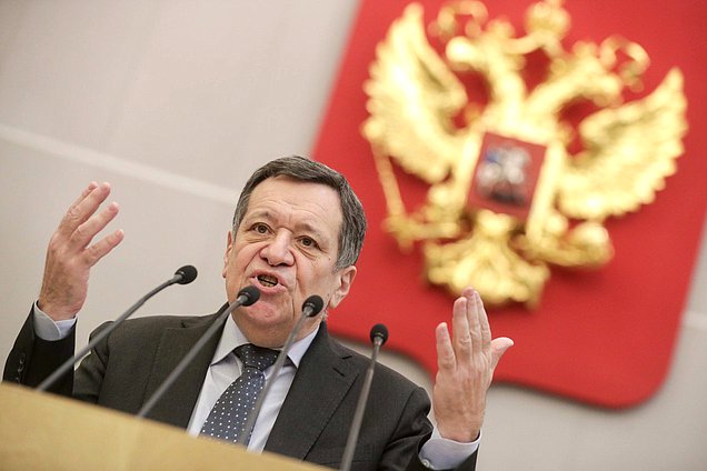 Председатель Комитета по бюджету и налогам Андрей Макаров