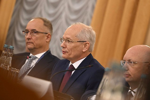 Сессия "Денежно-кредитная политика"