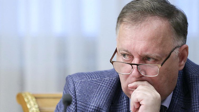 Заседание рабочей группы при Председателе Государственной Думы Федерального Собрания Российской Федерации по правовому анализу законодательных процедур 
и принимаемых на Украине правовых актов.


