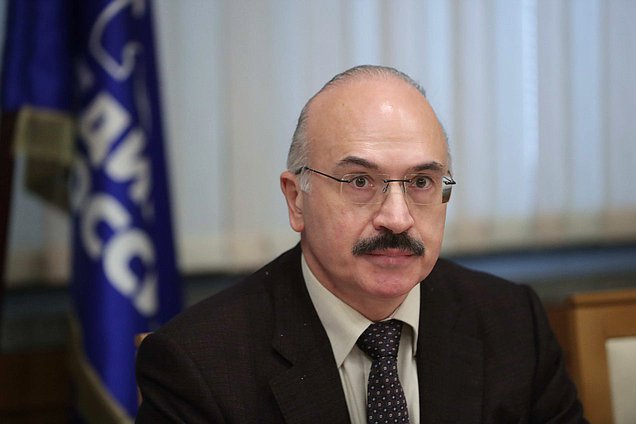 Председатель Комитета по науке и высшему образованию Сергей Кабышев