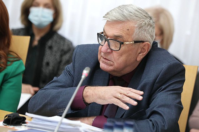 Член Комитета по труду, социальной политике и делам ветеранов Михаил Тарасенко