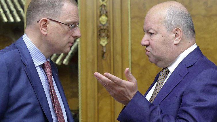 Заседание рабочей группы при Председателе Государственной Думы Федерального Собрания Российской Федерации по правовому анализу законодательных процедур 
и принимаемых на Украине правовых актов.

