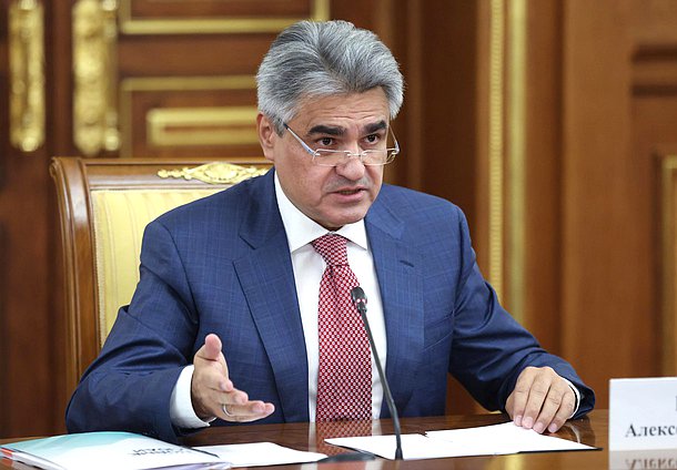 Руководитель фракции "Новые люди" Алексей Нечаев