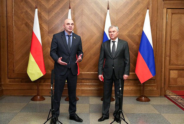 Председатель Государственной Думы Вячеслав Володин и Председатель Парламента Южной Осетии Алан Алборов