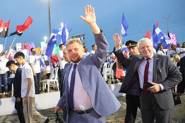 El Jefe Adjunto de la Duma Estatal Borisov Chernyshov y el el Jefe del Comité de Seguridad y Lucha contra la Corrupción Vasily Piskarev