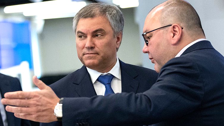 Председатель Государственной Думы Вячеслав Володин и Генеральный директор Информационного агентства России «ТАСС» Сергей Михайлов. Сергей Бобылев/ТАСС