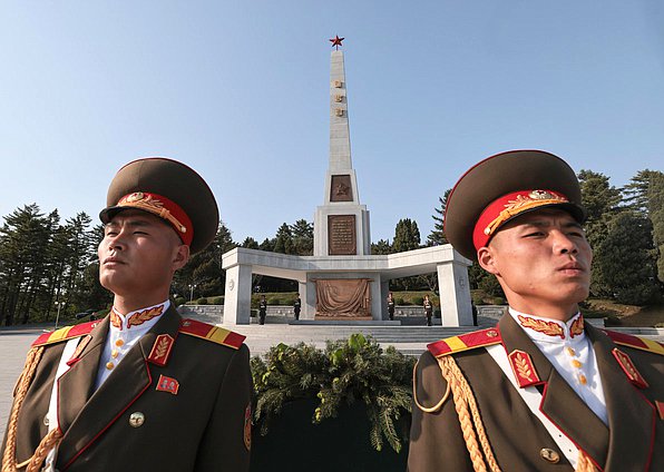 монумент "Освобождение" Пхеньян