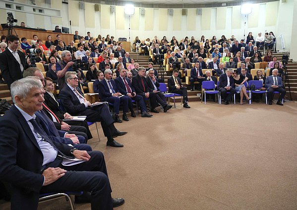 Парламентские слушания Комитета по аграрным вопросам на тему «Совершенствование правового регулирования оборота земель сельскохозяйственного назначения»