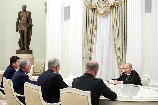 Встреча Президента РФ Владимира Путина с председателями парламентов государств – членов ОДКБ. Фото: пресс-служба Президента РФ