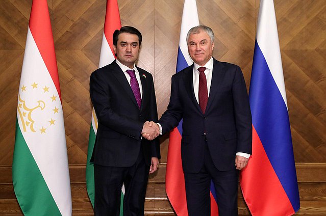 Председатель Государственной Думы Вячеслав Володин и Председатель Маджлиси милли Маджлиси Оли Республики Таджикистан Рустами Эмомали