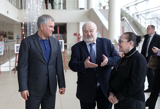 Председатель Государственной Думы Вячеслав Володин и ректор ВГИК им. С.А. Герасимова Владимир Малышев